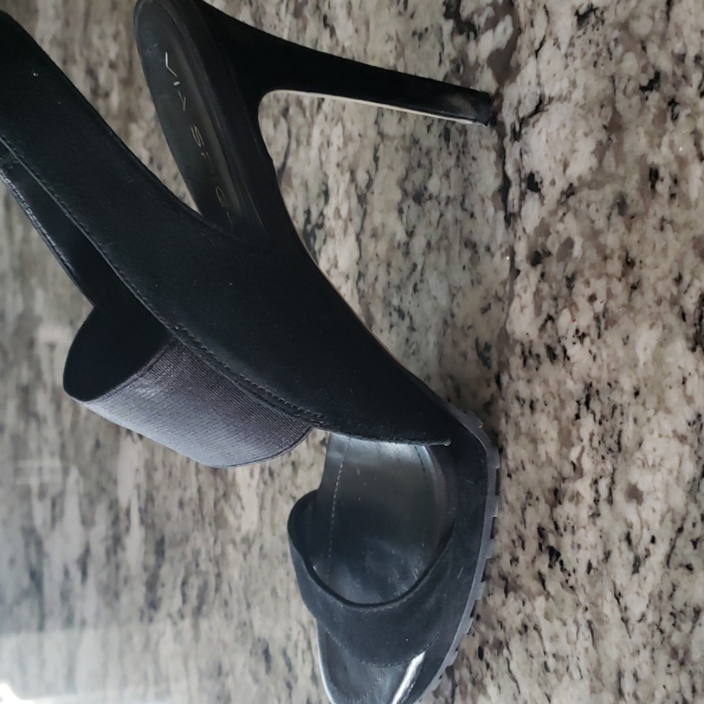 High heel shoe